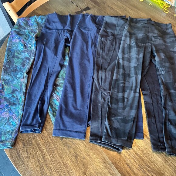 5 pairs lululemon size 4 leggings, camo/navy/marbled - Picture 1 of 9
